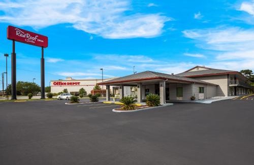 Thomasville Hotel | Red Roof Inn & Suites Thomasville