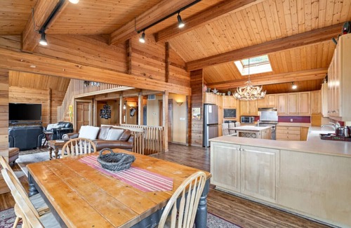 Leavenworth House | Red Roof Lodge - Leavenworth