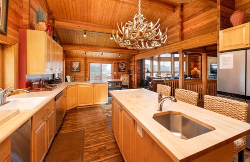 Leavenworth House | Red Roof Lodge - Leavenworth