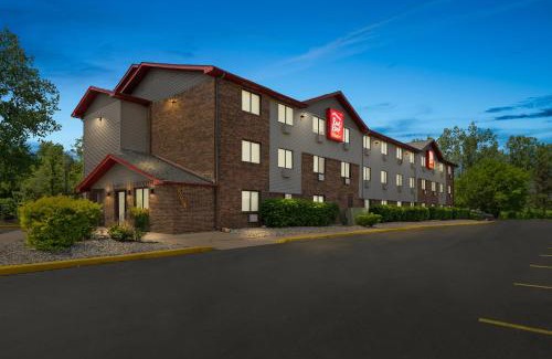 Belleville Hotel | Red Roof PLUS Belleville