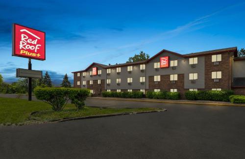 Belleville Hotel | Red Roof PLUS Belleville