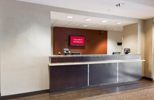 East Garden City Hotel | Red Roof PLUS Long Island - Garden City