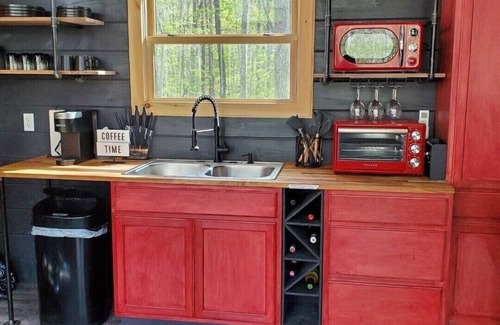 Dunlap Cabin | Red Room Cabin ~ The Treehouse Dungeon for Couples