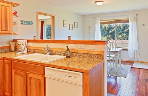 Ocean City House | Red Sky Cottage, Hot tub, Fire Ring, Comforts of Home