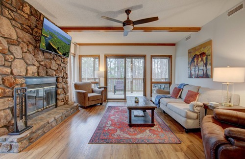 Mount Ida Condo | Redbird Retreat on Great Lake Ouachita Next To Pool with a Private Deck by LOVR