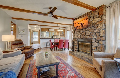Mount Ida Condo | Redbird Retreat on Great Lake Ouachita Next To Pool with a Private Deck by LOVR