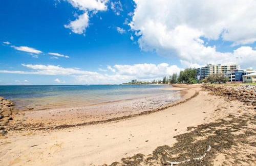 Redcliffe House | 'Redcliffe Retreat' Moreton Bay Coastal Cottage