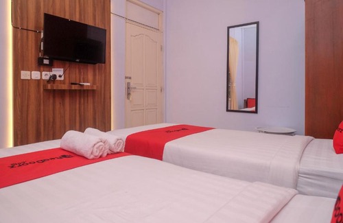 Banjarasri Hotel | RedDoorz At Pondok Eyang Obi Sleman