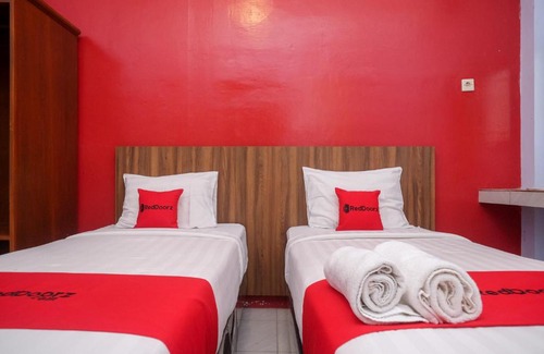 Banjarasri Hotel | RedDoorz At Pondok Eyang Obi Sleman