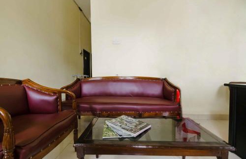 Palembang Hotel | RedDoorz near OPI Mall Palembang 2