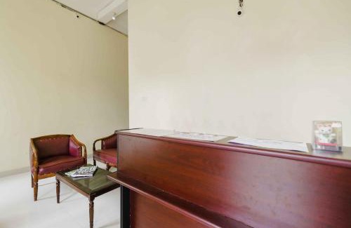 Palembang Hotel | RedDoorz near OPI Mall Palembang 2