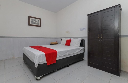 Klojen Hotel | RedDoorz near Stasiun Malang Kota Lama 2