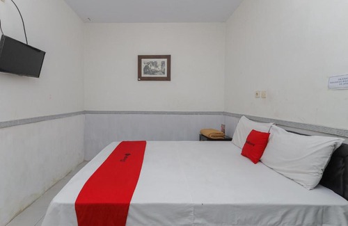 Klojen Hotel | RedDoorz near Stasiun Malang Kota Lama 2