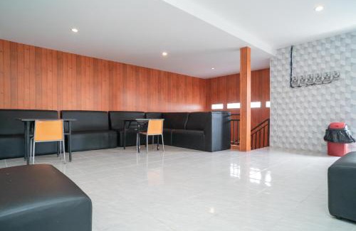 Sunter Hotel | RedDoorz Plus near ITC Cempaka Mas 2