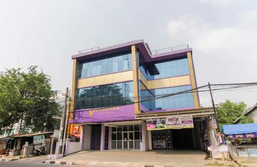 Bekasi Timur Hotel | RedDoorz Plus near Stasiun Bekasi