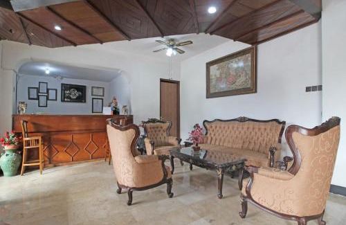 Yogyakarta House | RedDoorz Plus @ Taman Siswa 3