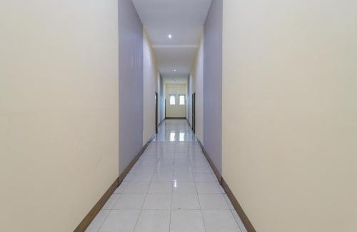 Klojen Hotel | RedDoorz Syariah @ Klojen Malang
