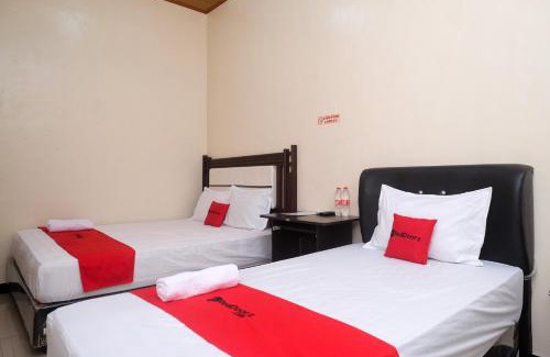 Surakarta Hotel | RedDoorz Syariah near Exit Toll Palur