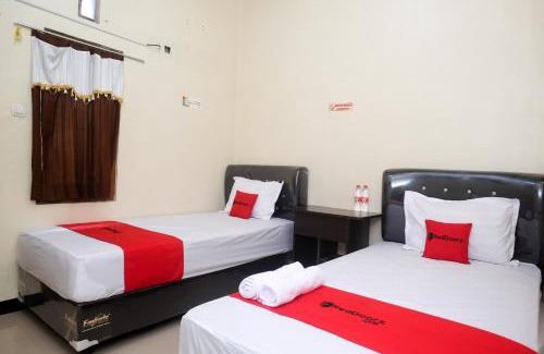 Surakarta Hotel | RedDoorz Syariah near Exit Toll Palur