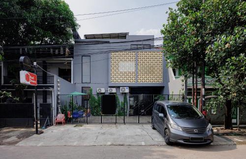 Cileungsi Hotel | RedDoorz Syariah Plus at Limus Nunggal