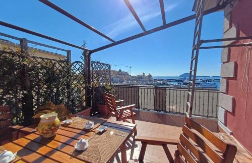 Pozzuoli Apartment | Redea's House