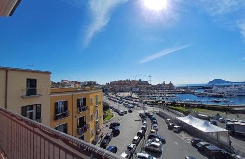 Pozzuoli Apartment | Redea's House