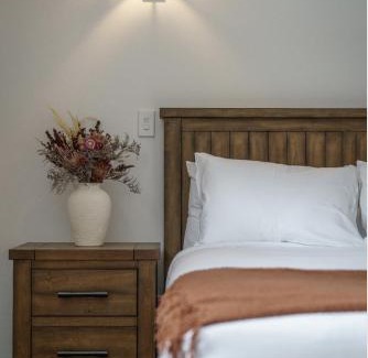 Arthur's Point Apartment | Redfern Retreat