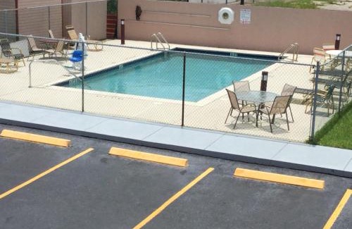 Fort Pierce Hotel | Redfinn Inn