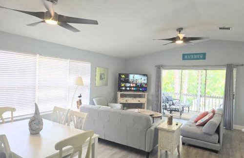 Bonita Shores Apartment | Redfish - Updated & Roomy 1.5 Mi to Beach Full Kitchen W&D