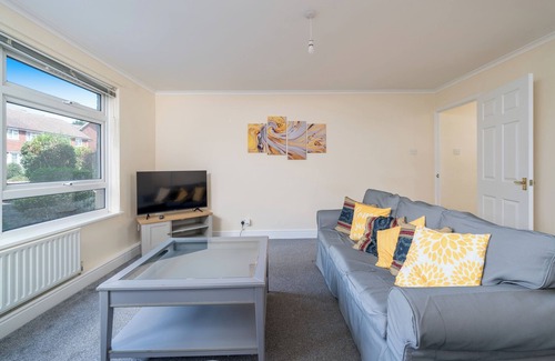 Redhill Apartment | Redhill Retreat - Cozy 2 Bedroom Apartment