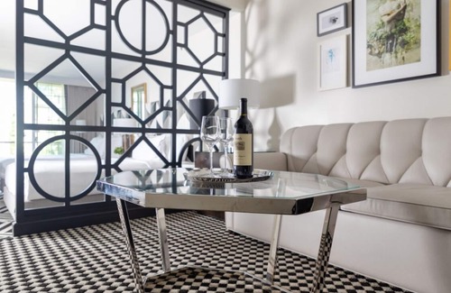 Norma Triangle Hotel | Rediscover Old Hollywood in Three Luxurious Suite! Rooftop Pool, Pet-friendly!