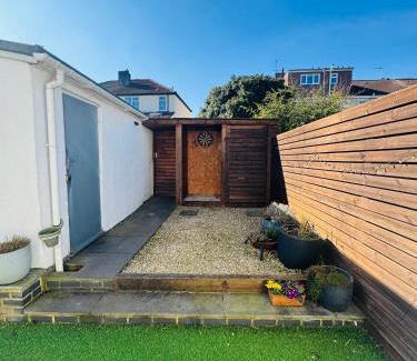 Bristol House | Redland's Fun & Colourful Artistic House