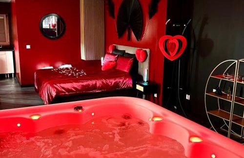 Quimperle Apartment | Redroom, Spa, Sauna, cheminée, romantique pour 2