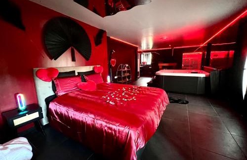 Quimperle Apartment | Redroom, Spa, Sauna, cheminée, romantique pour 2