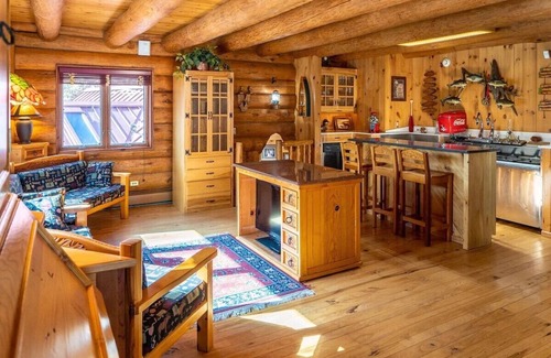 Land O Lakes House | Redstone, a one-of-a-kind, luxurious 7200 sq. ft. impressive Lakeside log home
