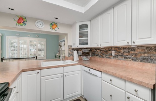 Flor-a-mar House | Reduced Fall rates. Book your get away now! FREE use of pontoon boat inc.