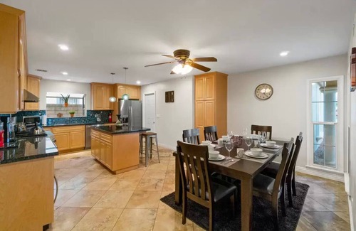 Orange House | *Reduced Pricing* Spacious Disney Vacation w/Game Room