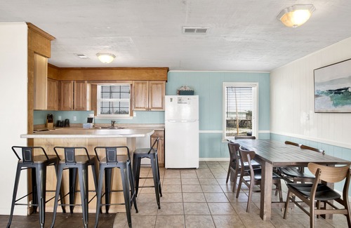 Southpointe House | Reduced Rate! Bellingrath *Beachfront, Pet-Friendly Cottage*