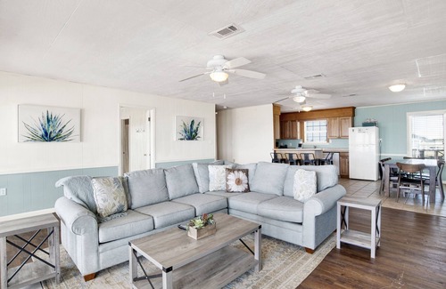 Southpointe House | Reduced Rate! Bellingrath *Beachfront, Pet-Friendly Cottage*