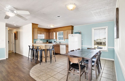 Southpointe House | Reduced Rate! Bellingrath *Beachfront, Pet-Friendly Cottage*