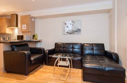 Waterloo Apartment | *Reduced Rates* London City Apartment | 13 Mins to St Paul's Cathedral, Zone 1