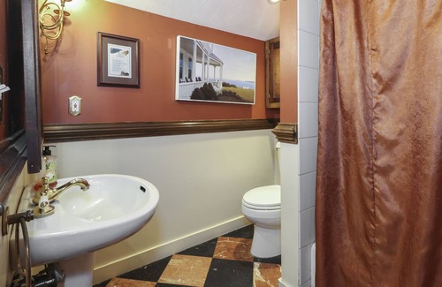 Sagamore Beach House | REDUCED RATES!! WATERFRONT PET FRIENDLY AC BOOK NOW