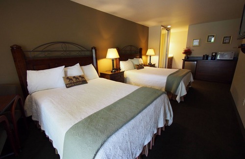 Grants Pass Hotel | Redwood Garden Inn
