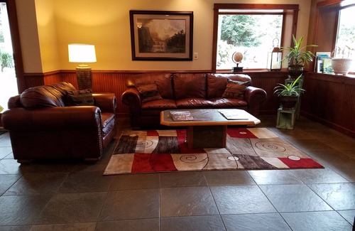 Grants Pass Hotel | Redwood Garden Inn