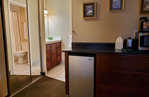 Grants Pass Hotel | Redwood Garden Inn