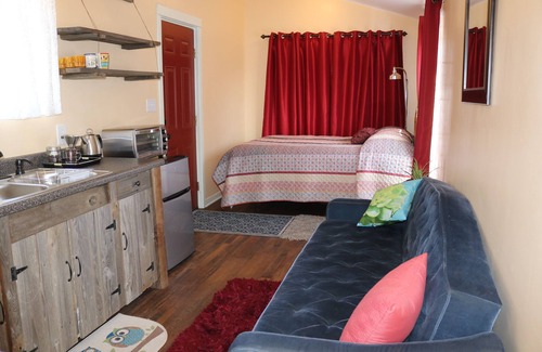 McKinleyville Apartment | Redwood Loft -Tiny house
