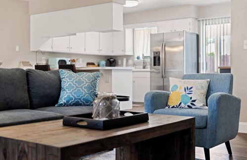 Visalia House | Redwood Retreat with Wifi & Ping pong!