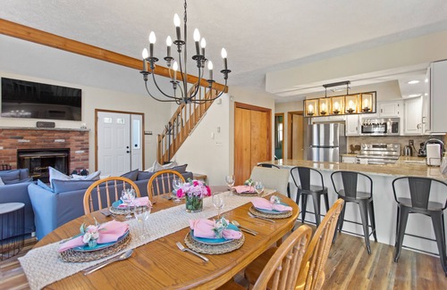 Albrightsville Ski Chalet | Redwoods Chalet in the Poconos