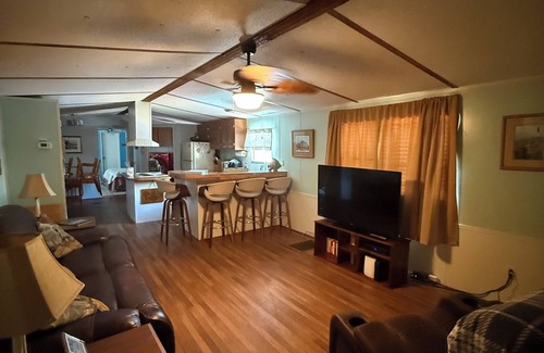 Tranquil Harbour House | Reef Runner