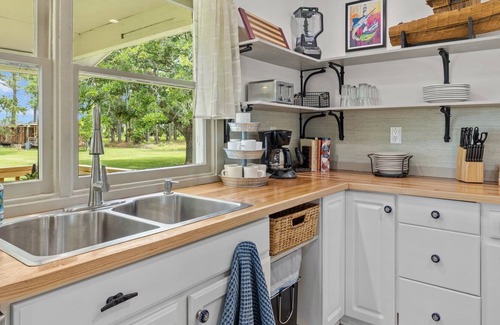 Morehead City House | Reel Nice is a fisherman's paradise! Plenty of room for boats and trailers!
